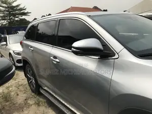 Toyota Highlander 2018 Silver