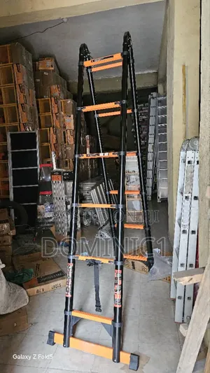 Portable Aluminum Telescopic Extension Ladder.
