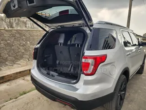 Ford Explorer Limited 4dr SUV AWD (3.5L 6cyl 6A) 2016 Silver