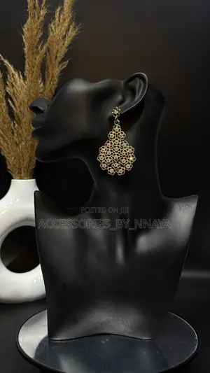 Gold Rhombus Stoned Earring
