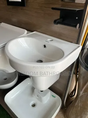 Execution Wall Hung Basin