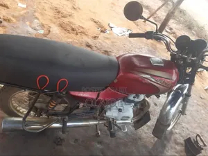 Bajaj Boxer 100 2021 Red