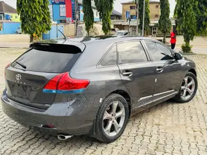 Toyota Venza V6 2010 Gray