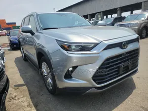 Toyota Highlander 2024 Gray