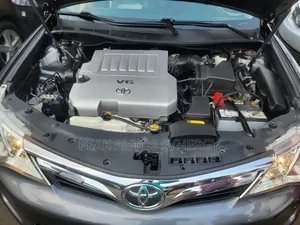 Toyota Camry XLE 4dr Sedan w/Prod. End 11/13 (3.5L 6cyl 6A) 2014 Gray
