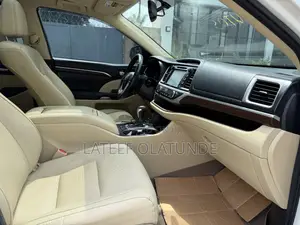 Toyota Highlander Limited Platinum 4dr SUV AWD (3.5L 6cyl 6A) 2015