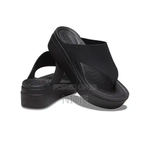 Women's Crocs Brooklyn Flip - Black