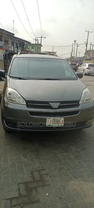 Toyota Sienna XLE Limited FWD 2006 Gray