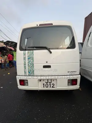 Suzuki Every 2012 White