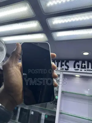 New Apple iPhone 11 128 GB White