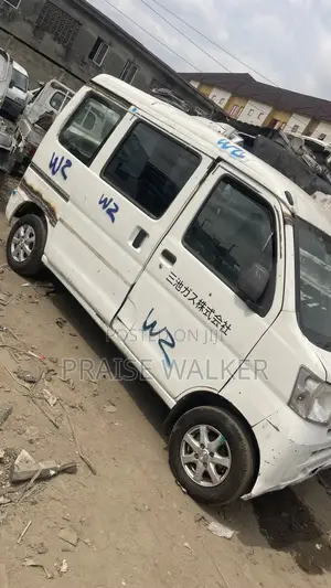 Suzuki APV Minibus 2010 Silver