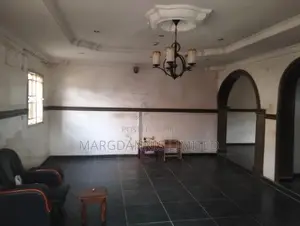 11bdrm Duplex in Lagos, Agric for sale