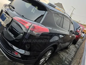 Toyota RAV4 2017 Blue