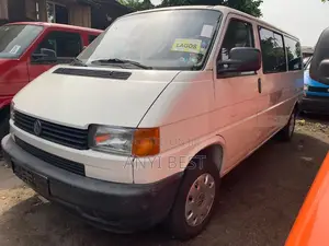 Volkswagen Transporter 2002 White