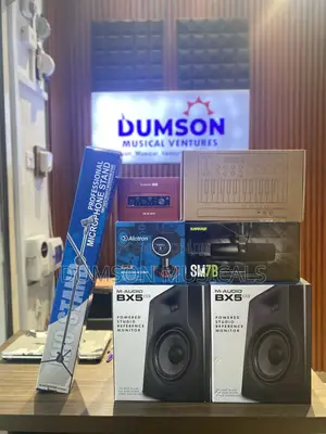 Bx5d3 Studio Monitor, 2i2 Soundcard, Midi Keyboard Shure Sm7b Mic