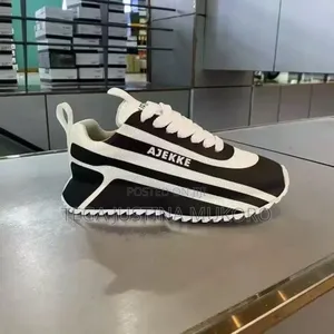High Quality Latest Casual Sneakers