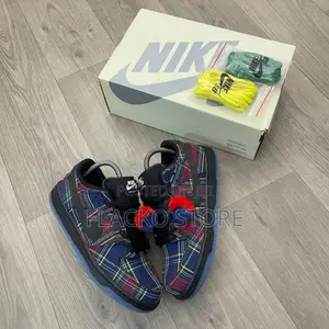 Original Nardwuar X Nike Sb Dunk Low Pro Sneakers