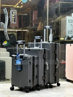 Italian High Quality Set of Luggage