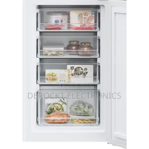 Candy Freestanding Fridge Freezer 252l