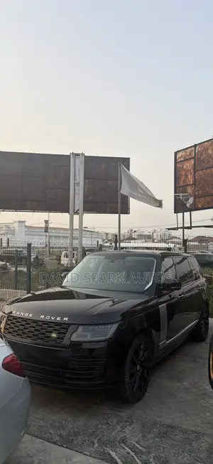 Land Rover Range Rover Vogue 2015 Black