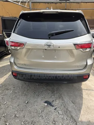 Toyota Highlander 2016 Gold