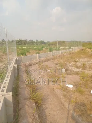 Chain Link Fencing Wifh Dwarf Brick Fencing