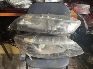 Headlights Audi Q7 2013