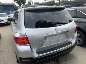 Toyota Highlander Limited 3.5l 4WD 2013 Silver
