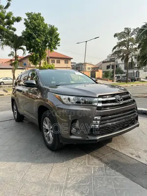 Toyota Highlander XLE 4dr SUV (3.5L 6cyl 6A) 2015 Gray