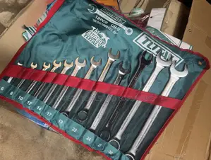 Total 12-piece Combination Spanner Set (Model Tht1022122).