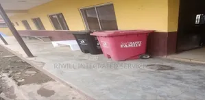 1100lt Waste Container