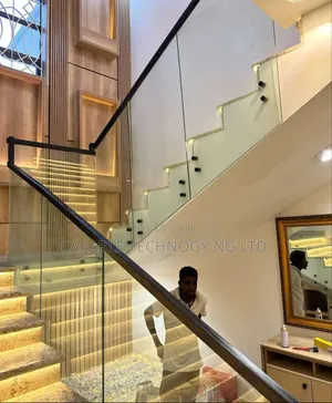 Glass Staircase Handrail Decon