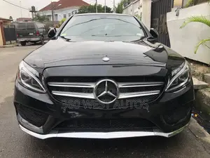 Mercedes-Benz C300 Luxury 4dr AWD 4Matic Sedan (2.0L 4cyl 7A) 2015