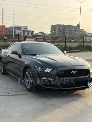 Ford Mustang V6 Fastback 2016 Black
