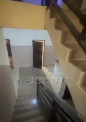5bdrm Duplex in Detached Compound, Life Camp for sale