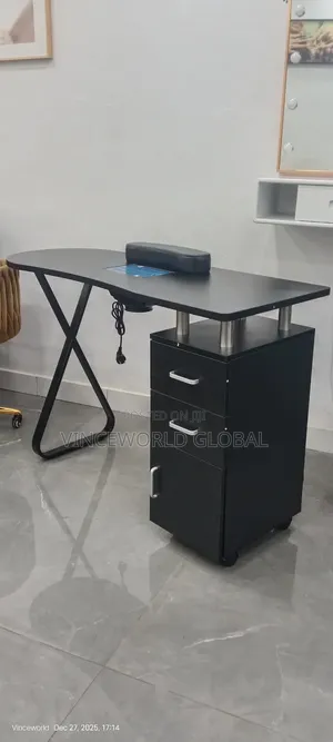 Classic Manicure Table