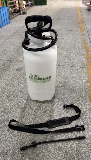 8-liter Manual Hand Pump Garden Pressure Sprayer.