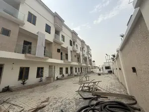 4bdrm Townhouse/Terrace in Jahi for sale