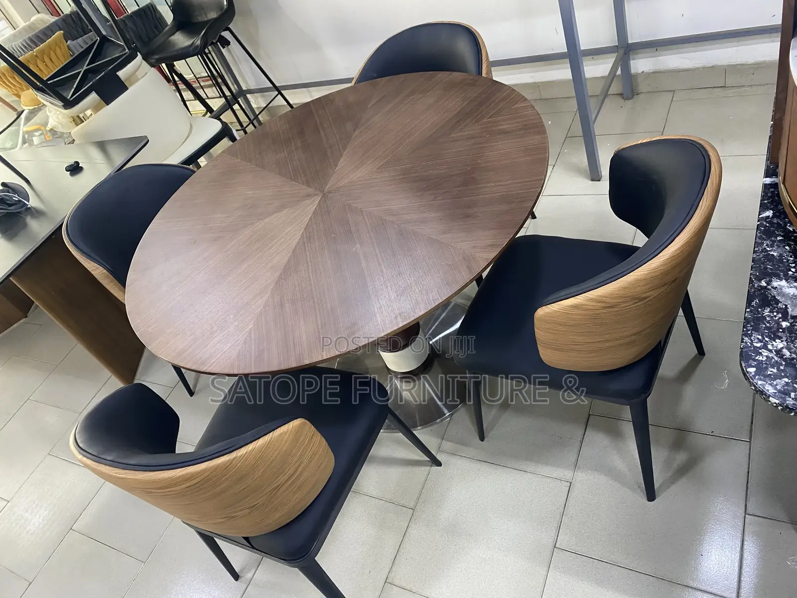 Quality Round Table Dining Set By4