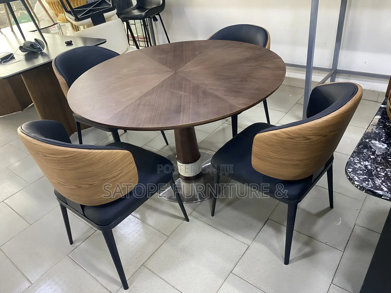 Quality Round Table Dining Set By4