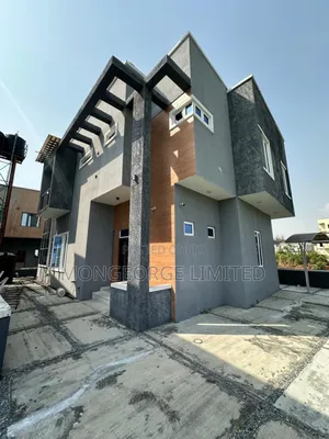 5bdrm Duplex in Chevron for sale