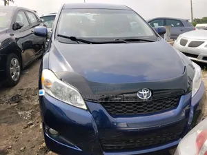 Toyota Matrix Hatchback FWD (1.8L 4cyl 5M) 2009 Blue