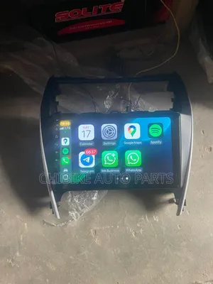 Camry Navigation Apple Carplay/Reverse Camera