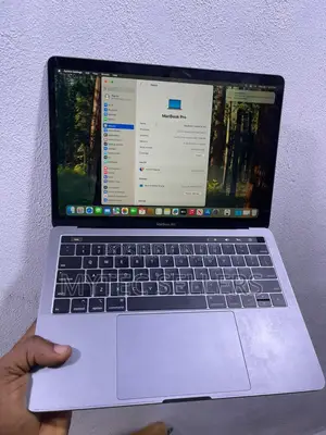Laptop Apple MacBook Pro 2017 8GB Intel Core i5 SSD 256GB