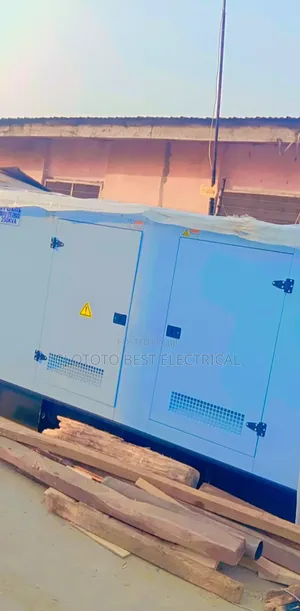 Big Engine 350kva England Perkins Gen Soundproof 2 Years Warranty