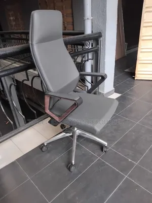 Imported Quality Swivel And Reclining Office/Boardroom Chair