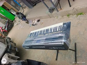 Yamaha S670 Keyboard