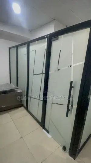 Aluminium Office Partition With 6mm Glass