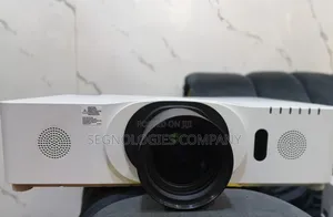 Hitachi Cp-wu8440 Wuxga Lcd Projector