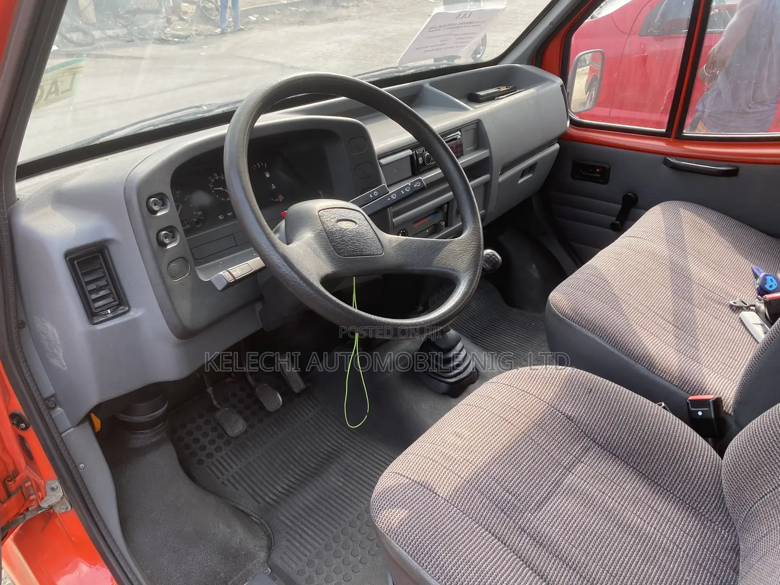 Ford Transit 2004 Orange